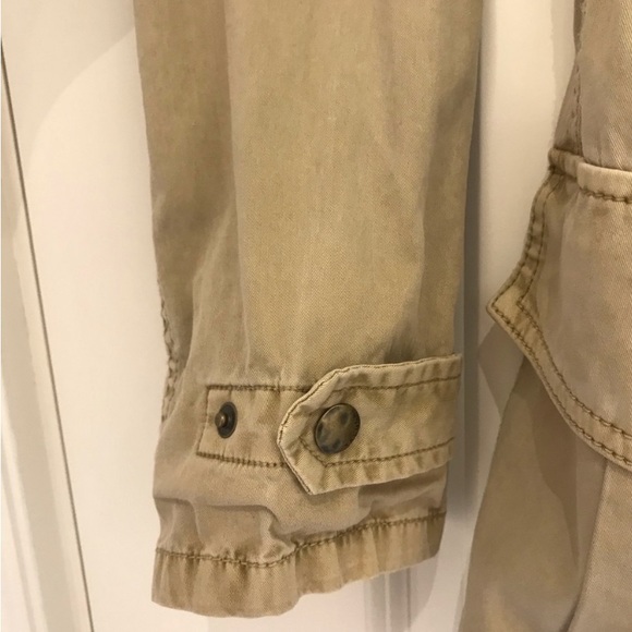 Talula (Aritizia) beige jacket, no rips, stains, or damages - Picture 4 of 6